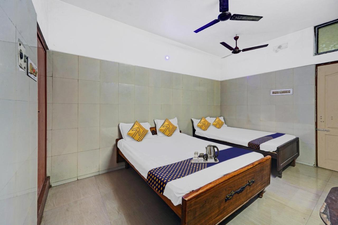 Spot On New Golden Star Guest House Near Thirumangalam Metro Station เชนไน ภายนอก รูปภาพ