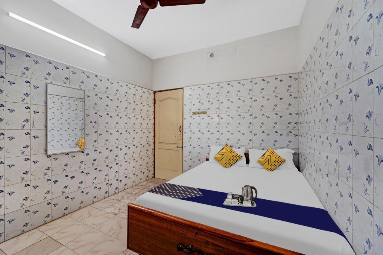 Spot On New Golden Star Guest House Near Thirumangalam Metro Station เชนไน ภายนอก รูปภาพ
