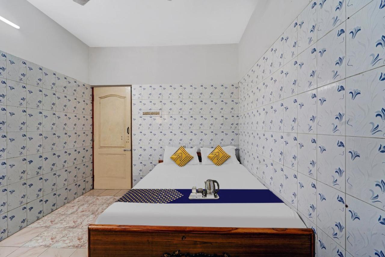 Spot On New Golden Star Guest House Near Thirumangalam Metro Station เชนไน ภายนอก รูปภาพ